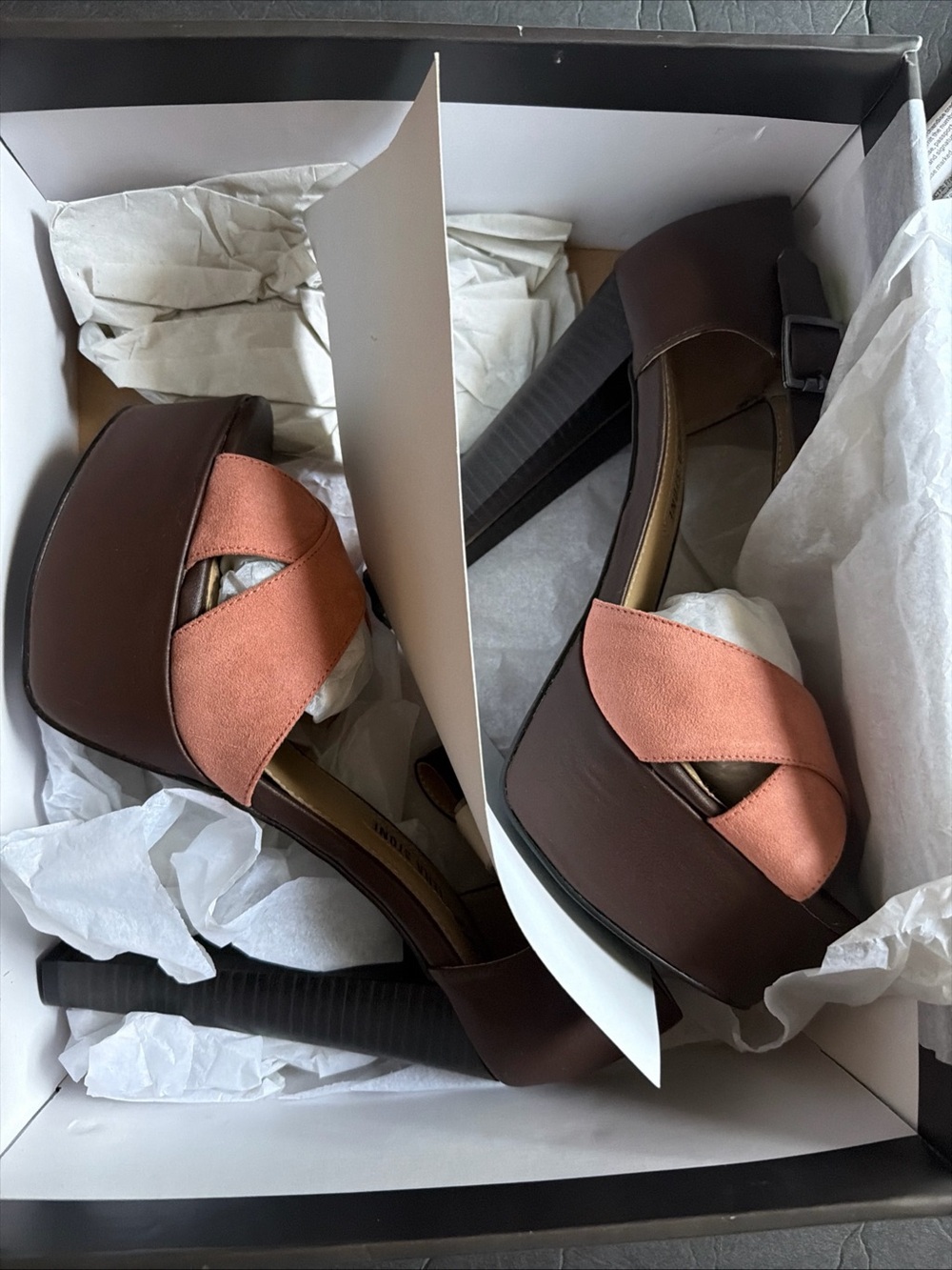 Leila stone Bethan Pump Size 8 New In Box